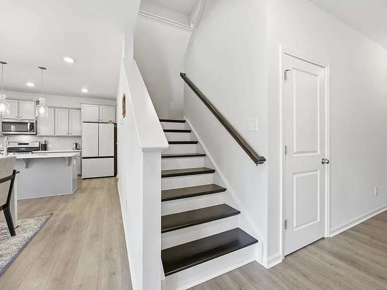1401 Addison Lake St — Photo 21