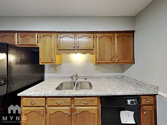 5th image of 3415 Laurelwood St