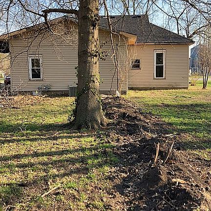 5th image of 200 E Plumb Ave