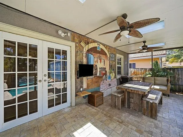 1658 Jackson St — Photo 19