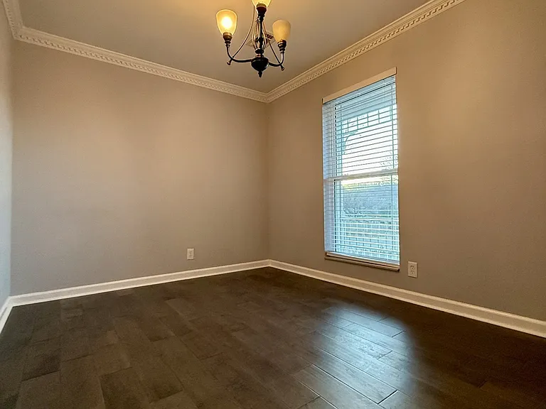 5801 Labrador Ln — Photo 8