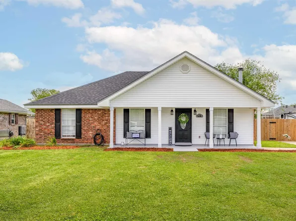 211 Plantation Dr, Bourg, LA 70343