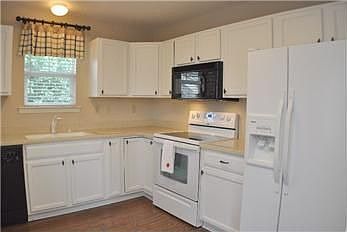 3rd image of 200 Blue Goose Ct