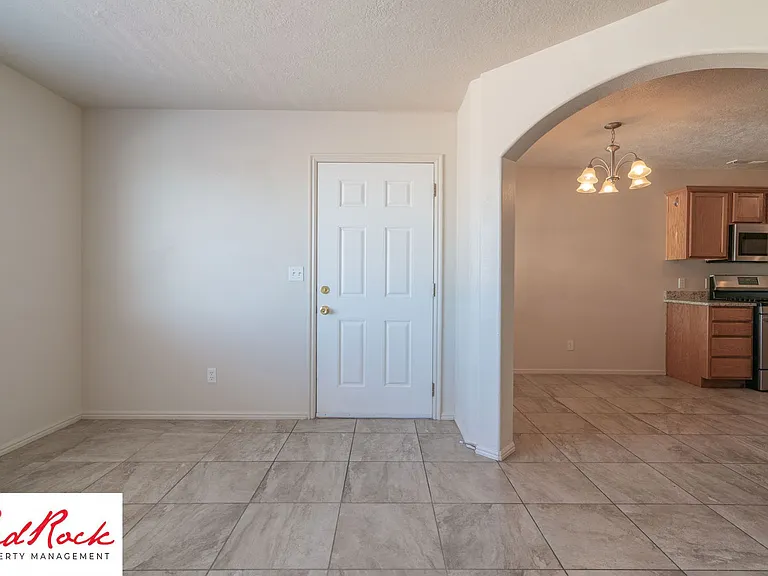 Fourplex - 620 W Evans Ridge — Photo 11