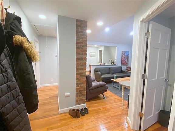 2nd image of 521-523 Main St #1