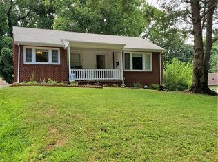 316 E Wilson St, Mount Airy, NC 27030