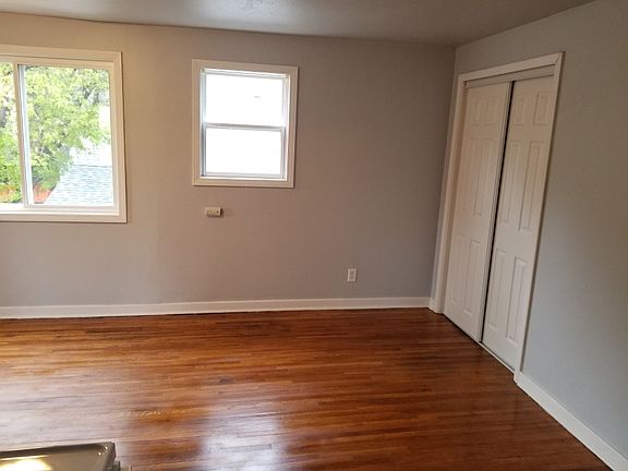 3rd image of 630 10th St N APT 3