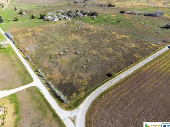 1 County Road 357, Shiner, TX 77984