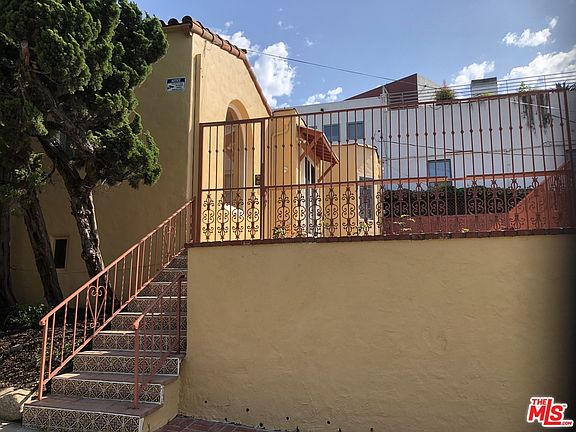 2nd image of 2945 Manning Ave