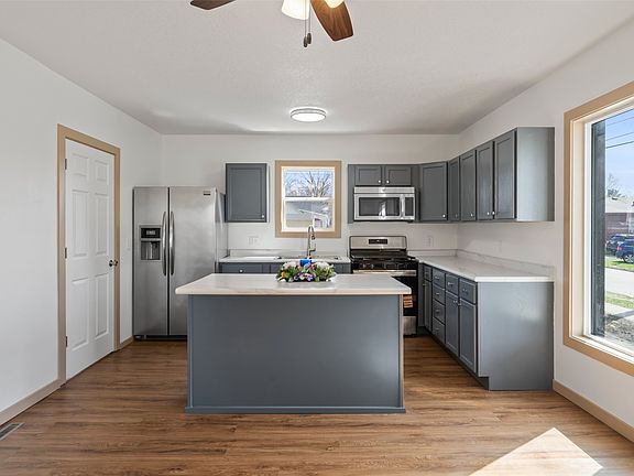 4th image of 2901 4th St