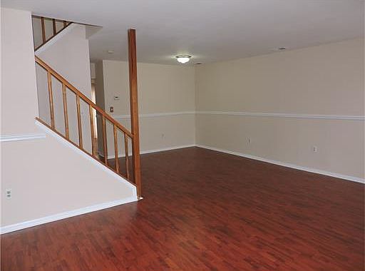 2nd image of 34 Canterbury Cir