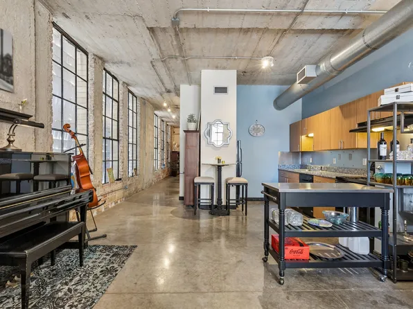 1122 Jackson St APT 820, Dallas, TX 75202