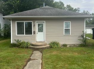 807 S Spruce St, Villa Grove, IL 61956