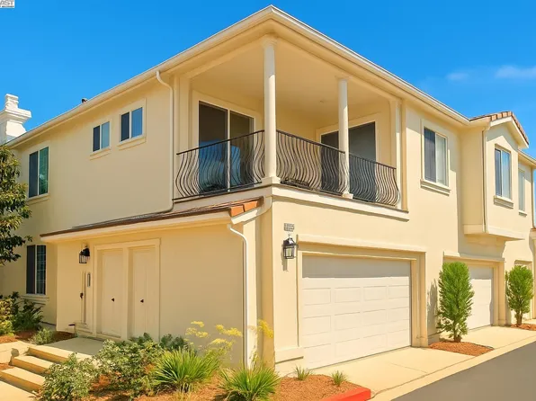 24350 Lorenzo Ln, Valencia, CA 91355