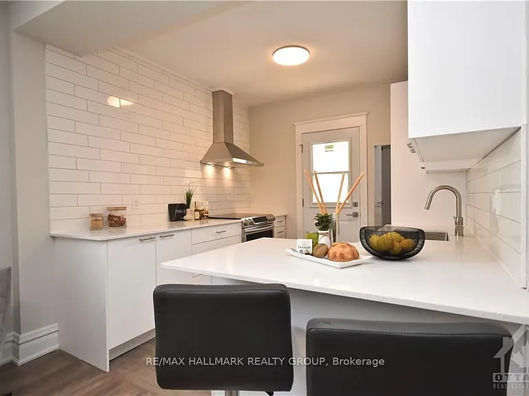 375 Mackay St #3 — Photo 8