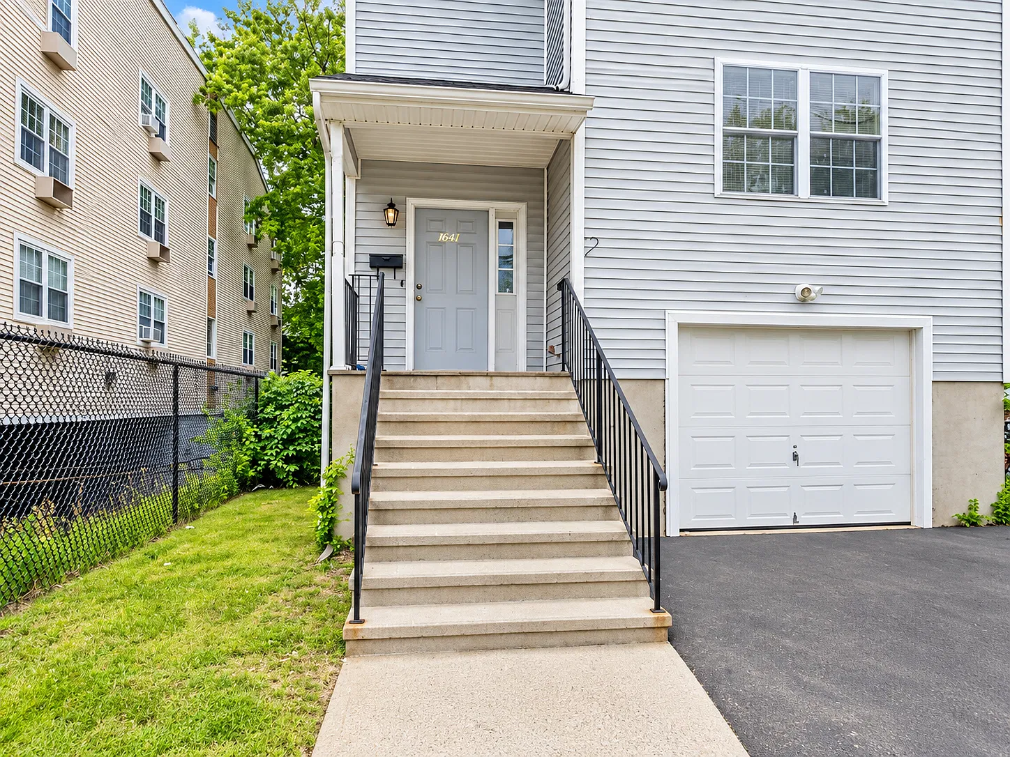 752 Beechwood Ave — Photo 1