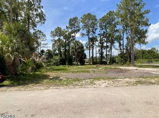 3011 33rd St SW, Lehigh Acres, FL 33976