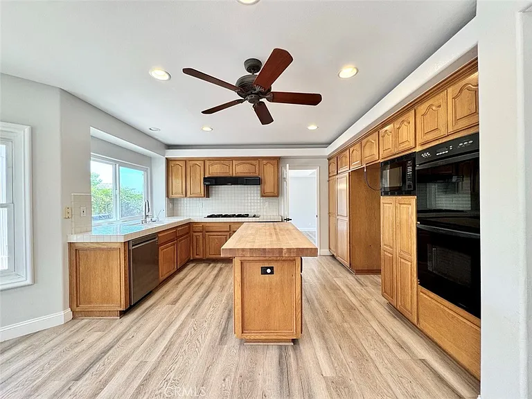 22511 Peartree — Photo 7