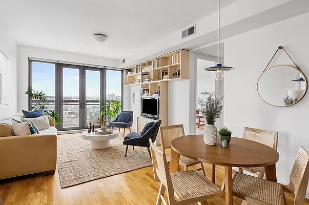 1st image of 500 4th Ave APT 8L