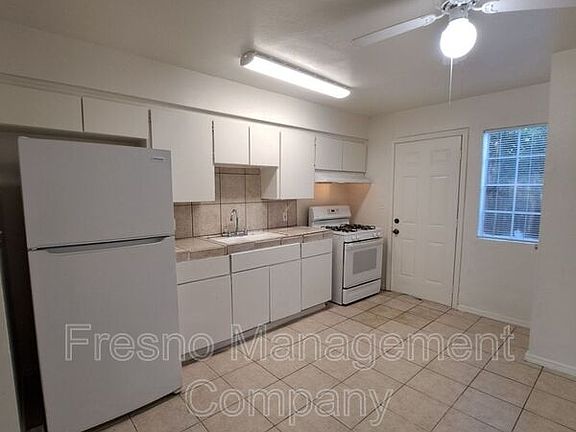 2nd image of 4072 E Woodward Ave APT 102