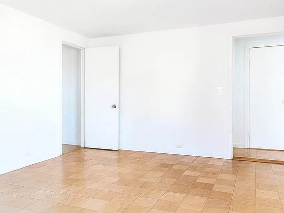 5th image of 150 E 39th St APT 1501