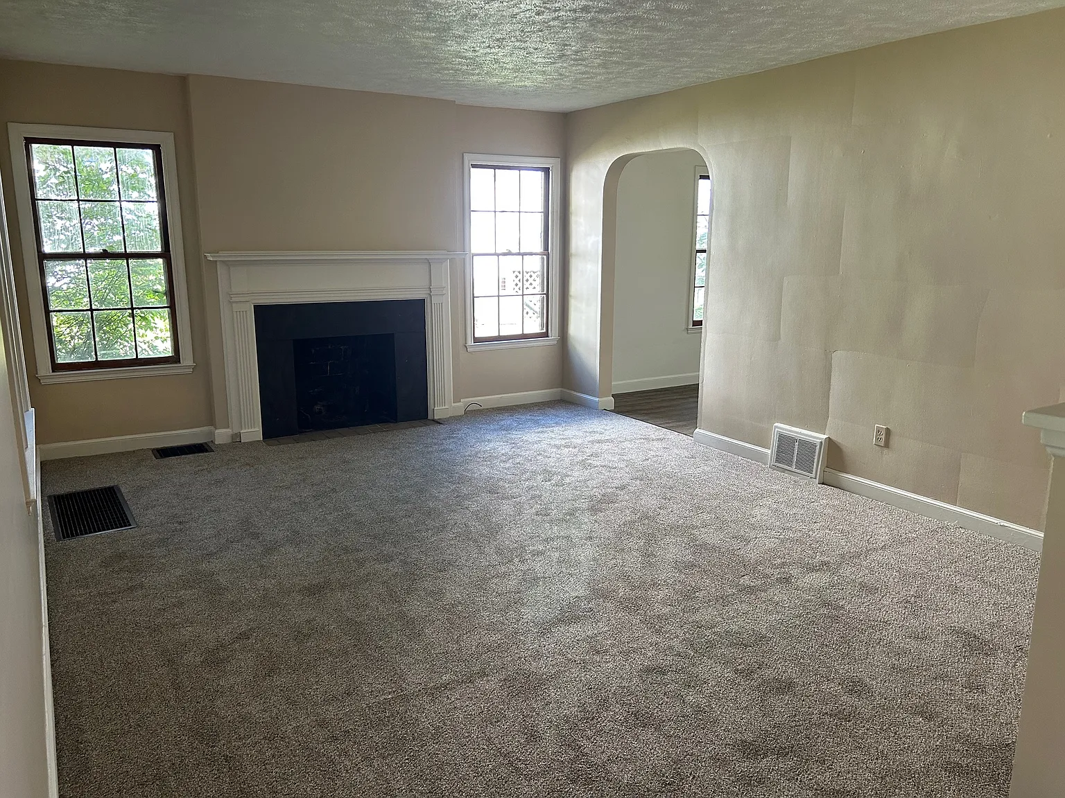 2 bed, $900 — Photo 2