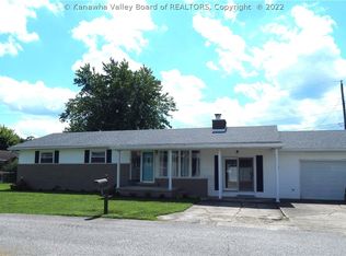 17 Melvin Ln, Milton, WV 25541