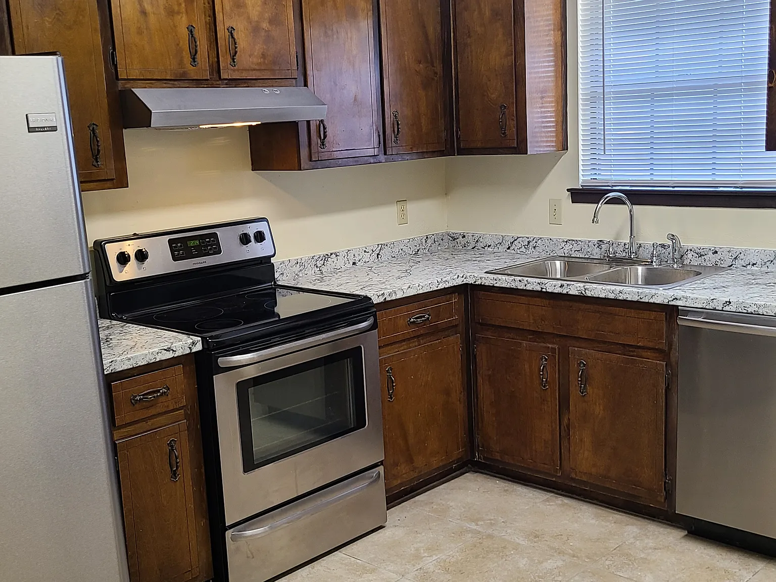2 bed, 900 sqft, $1,200 — Photo 4