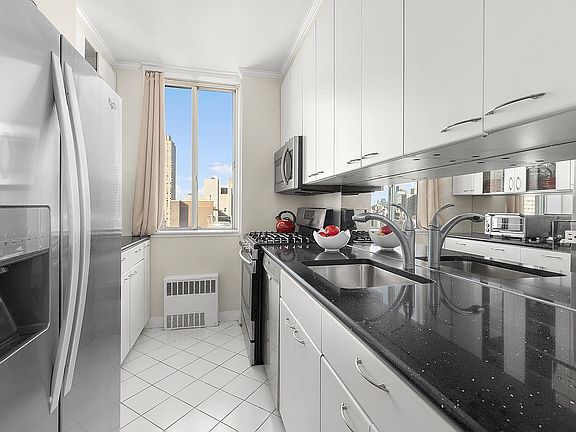 5th image of 515 E 79th St APT 24C