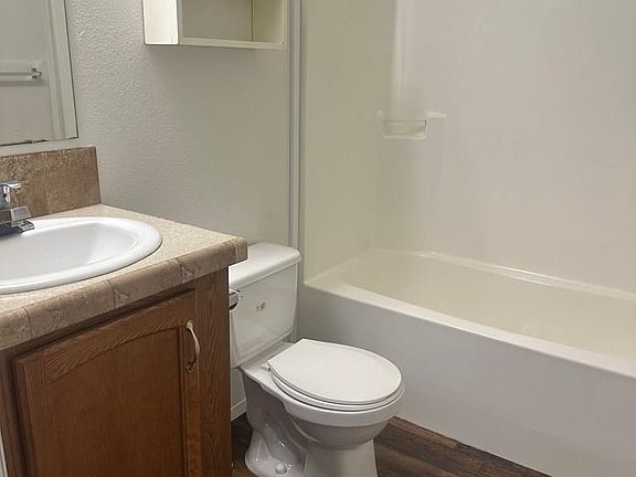 5th image of 112 E Ln