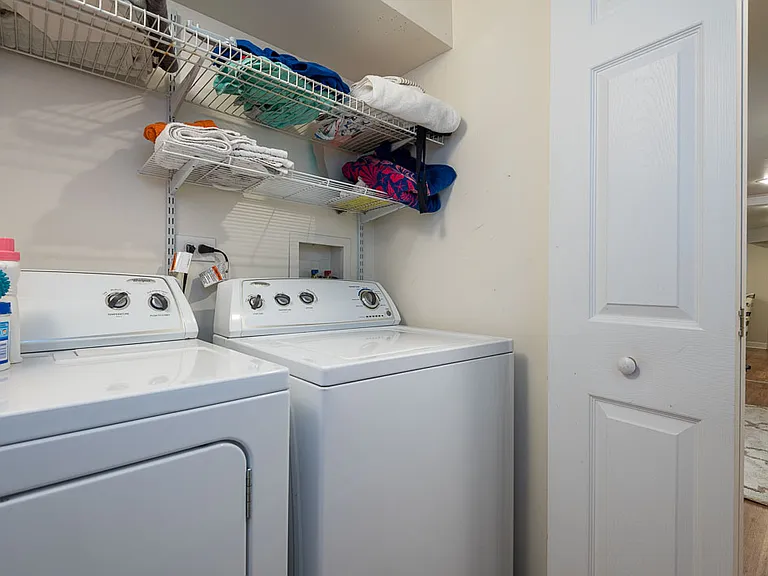 2324 W Medill Ave #1 — Photo 9
