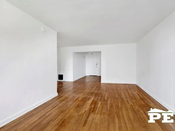 414 Elmwood Avenue image 5 of 26