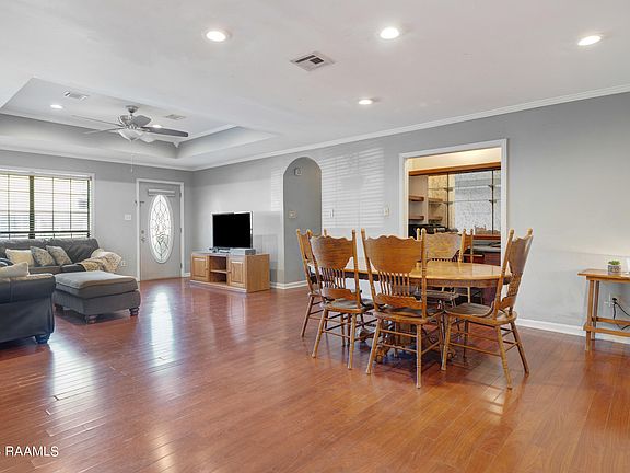 4th image of 134 Veracruz St