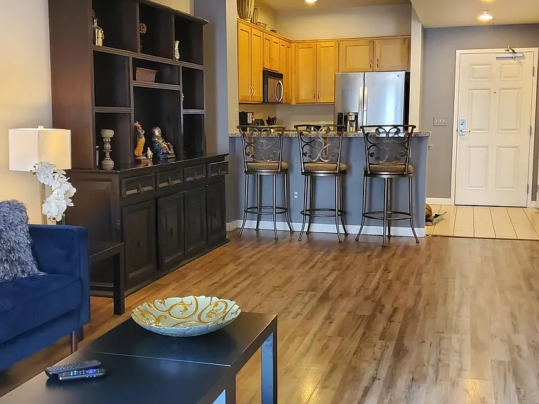 450 J St #4111 — Photo 6