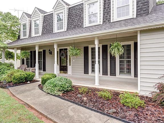 2nd image of 3167 Oak Crest Trl