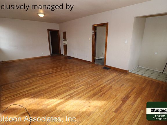 3rd image of 1617 E 8th St