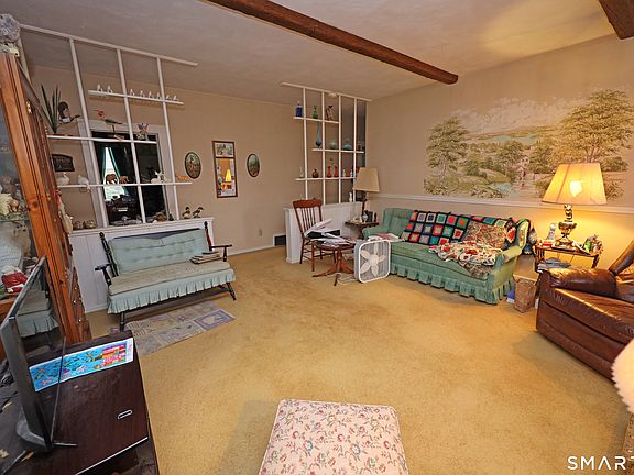 4th image of 1121 Fienemann Road