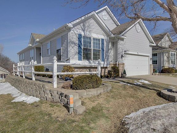 2nd image of 480 Meadowood Ln