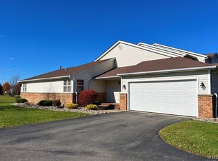 26 Crabapple Ct, Orchard Park, NY 14127