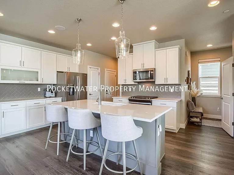 8875 Yates Dr — Photo 3