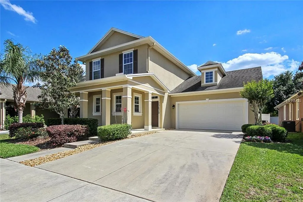 4 bed, 1970 sqft, $3,100 — Photo 1