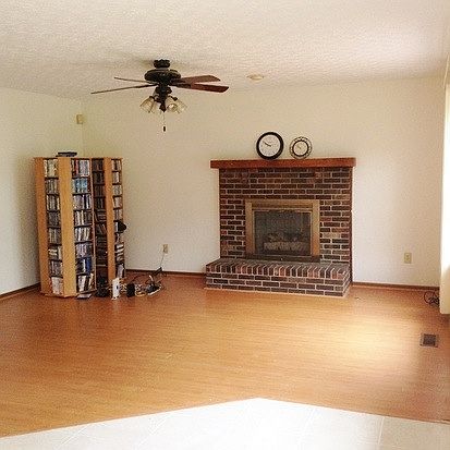 2nd image of 3333 River Place Dr