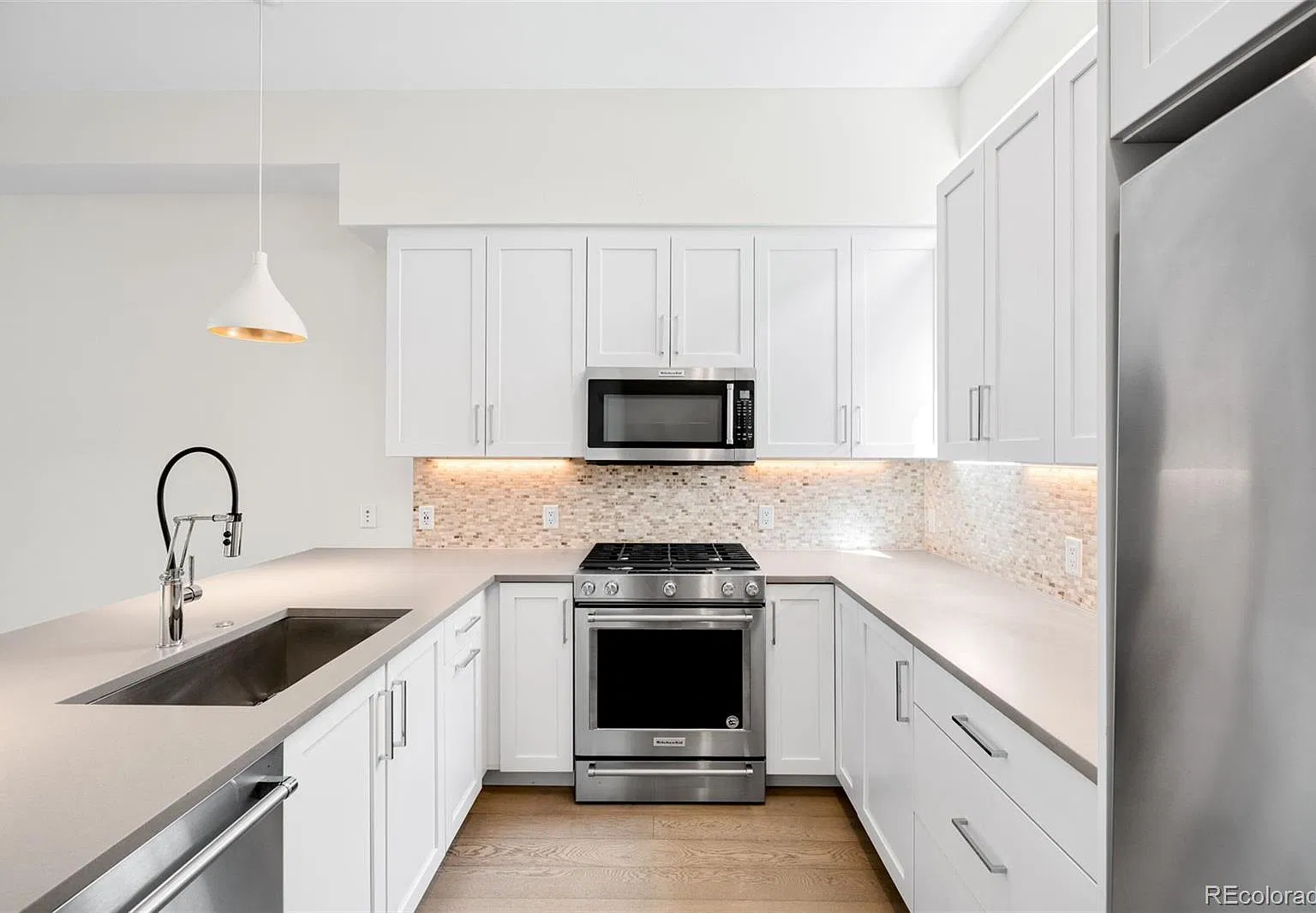 3 bed, 3.5 bath, 1623 sqft, $3,500 — Photo 3
