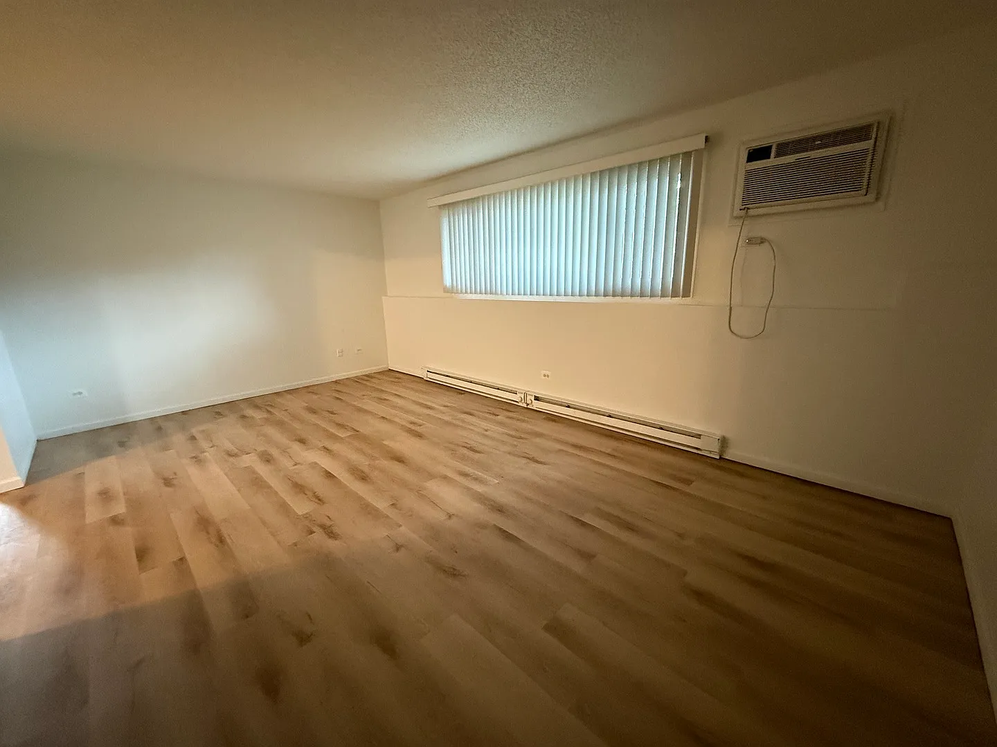 2 bed, 850 sqft, $1,700 — Photo 3