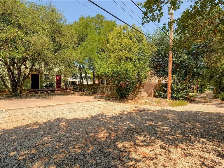 1305 Lorrain St #E — Photo 21