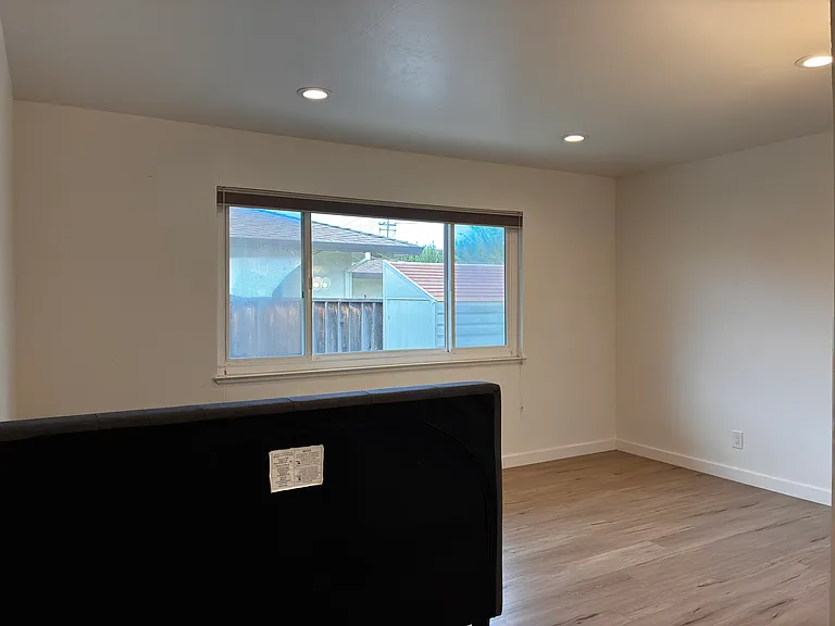 3373 Payne Ave #3 — Photo 21