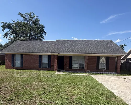 1635 Latham Ct Photo 1