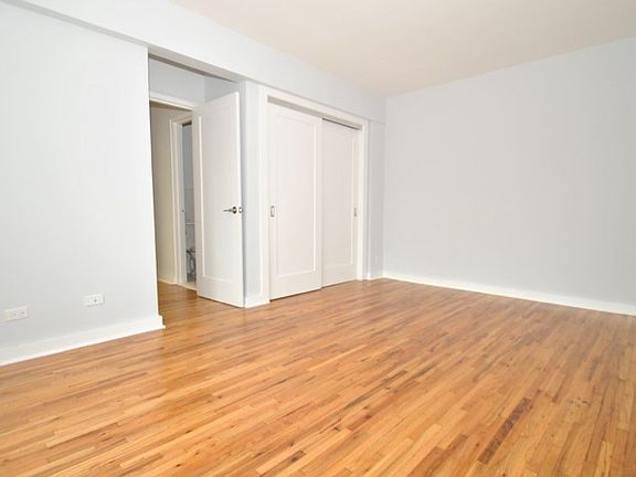 Pelham Parkway Towers - Bedroom - U & D Line