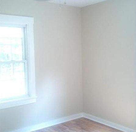 3rd image of 467 Hill St