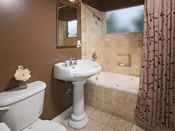 5th image of 20601 Schoenborn St